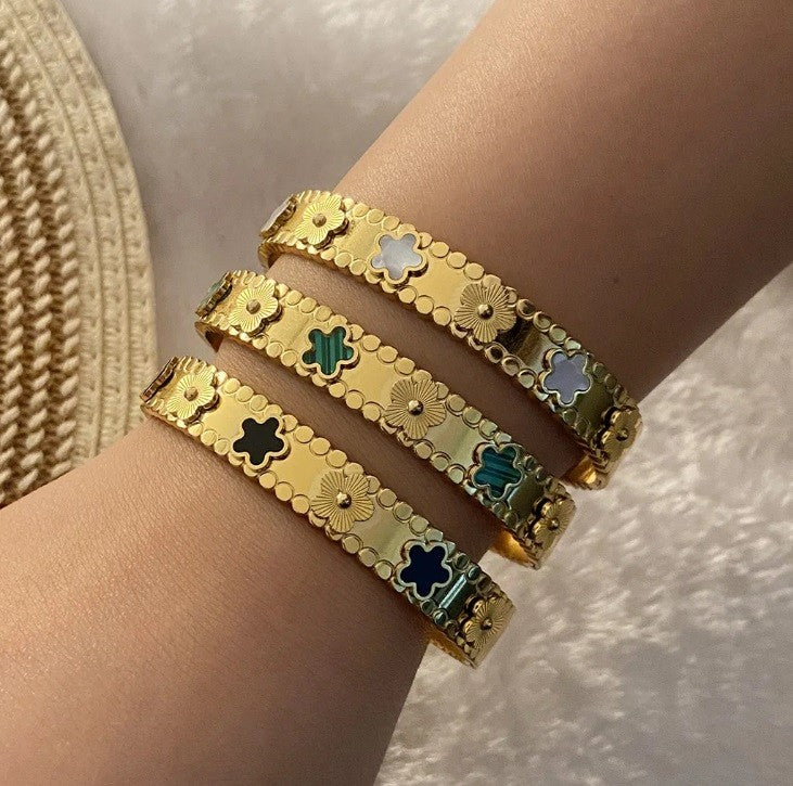 Dainty Flower Charm Bracelet