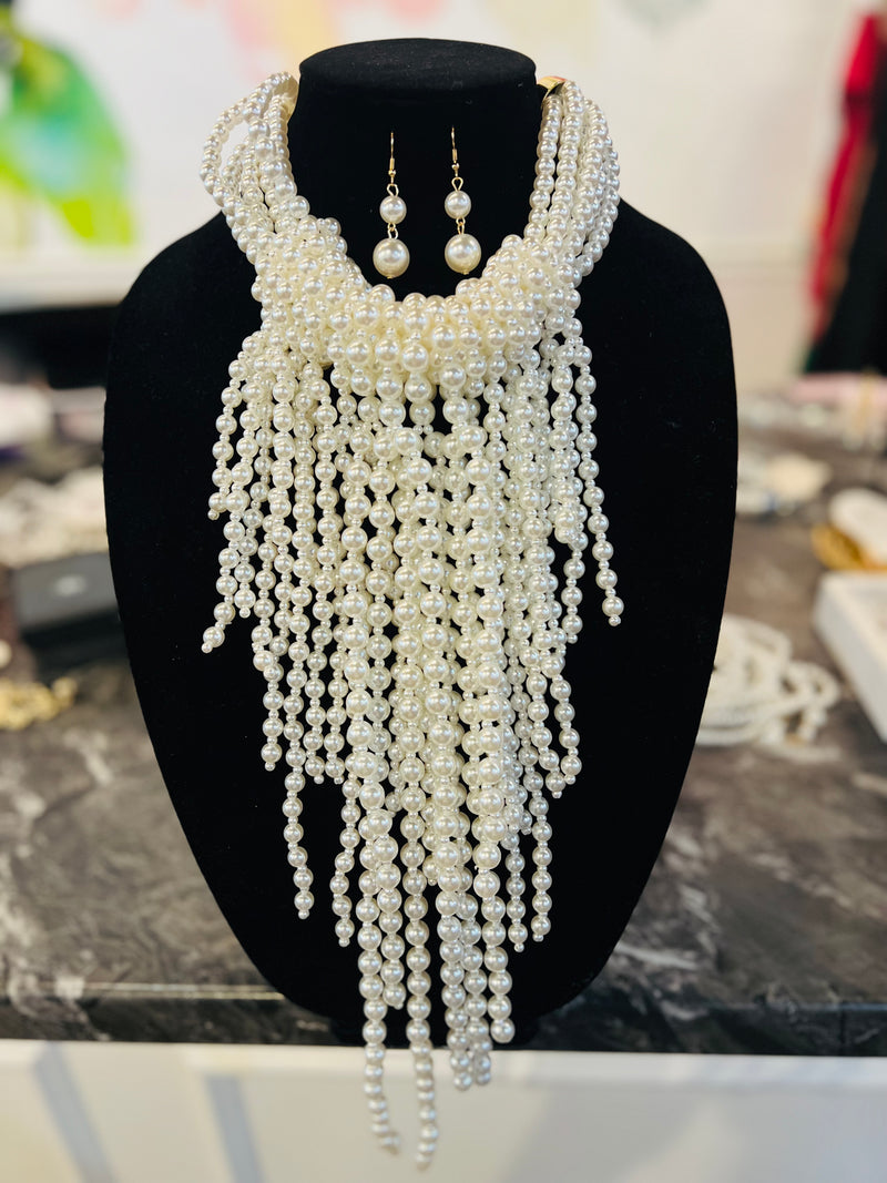 Chunky Pearl Drop Necklace