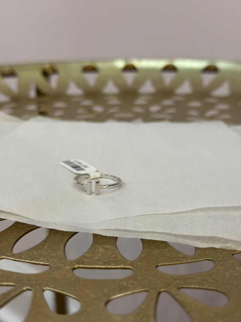 "T" Ring