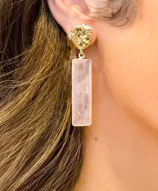 Rose Quarts Bar Earring