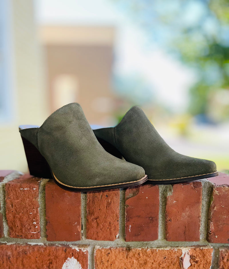 Crinkle Olive Mule